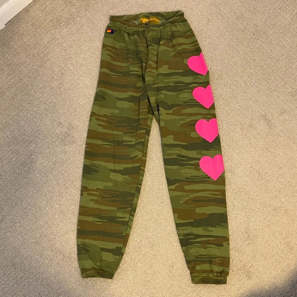Aviator Nation camo heart sweatpants - Picture 1 of 3